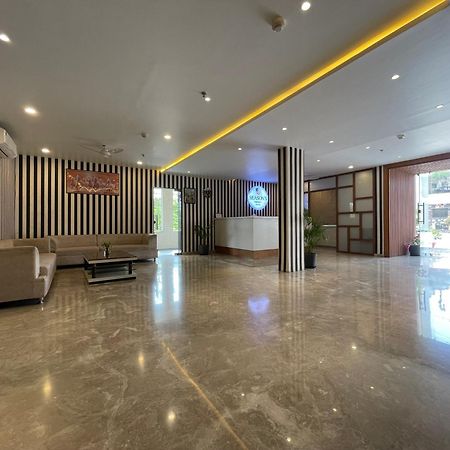 Seasons Sajjangarh Hotel Udaipur Exterior photo