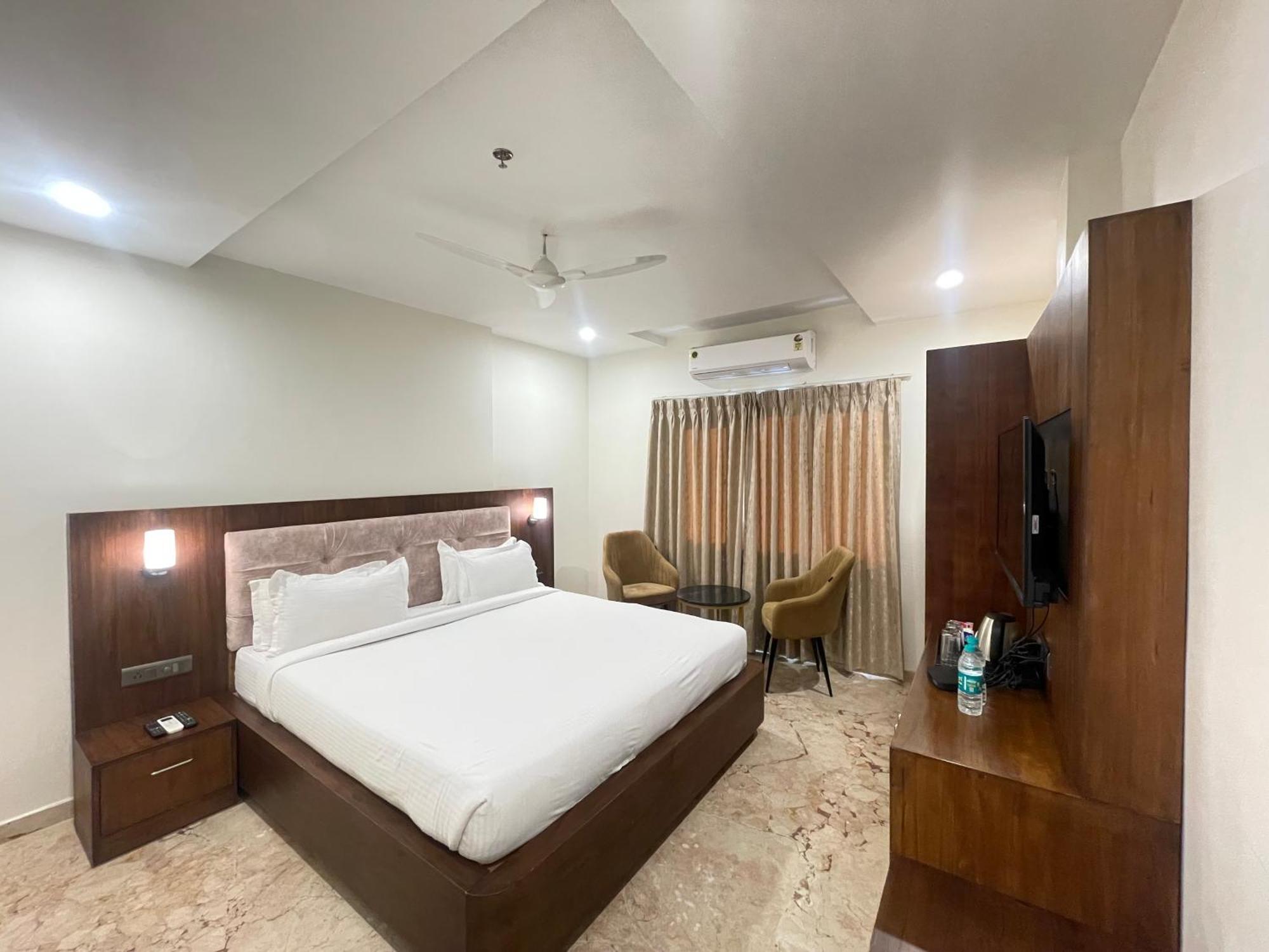 Seasons Sajjangarh Hotel Udaipur Exterior photo
